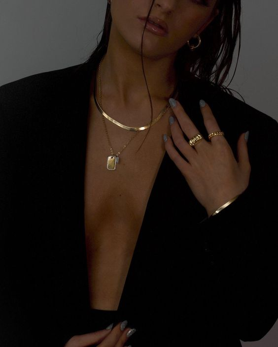 Girs with accessories