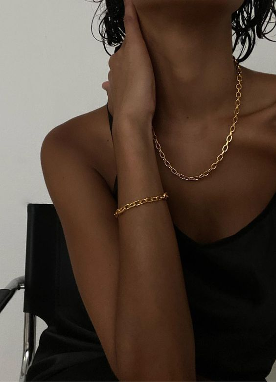 Girs with accessories